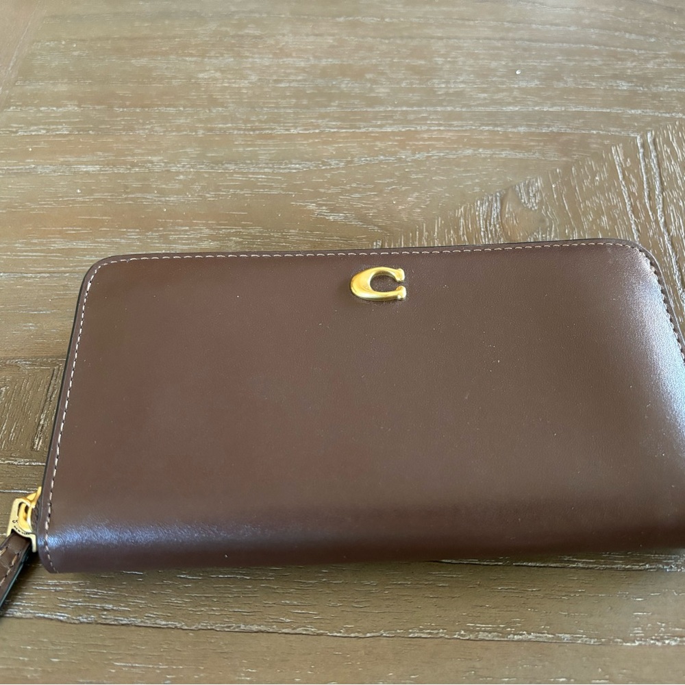 COACH Essential Accordion Zip Wallet - New